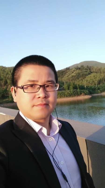 顾律师的第三张照片--武平交友网