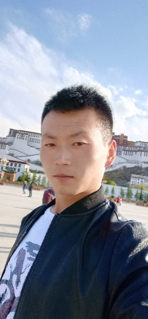 阳光下的小草的第一张照片--武平交友网