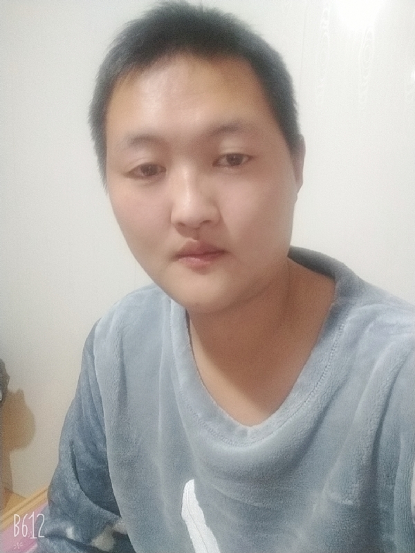 烟圈里透着伤的第一张照片--武平交友网